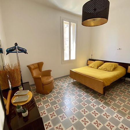 Grand Appartement En Centre Ville Avec Terrasse แปร์ปินญอง ภายนอก รูปภาพ